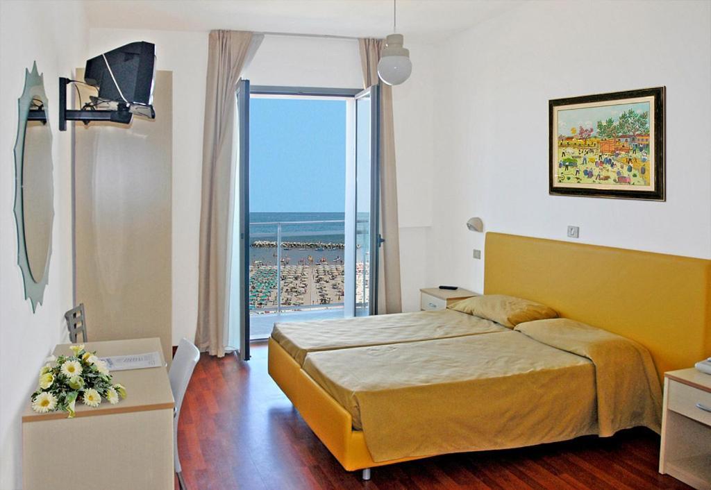 Hotel Majestic Pesaro Cameră foto